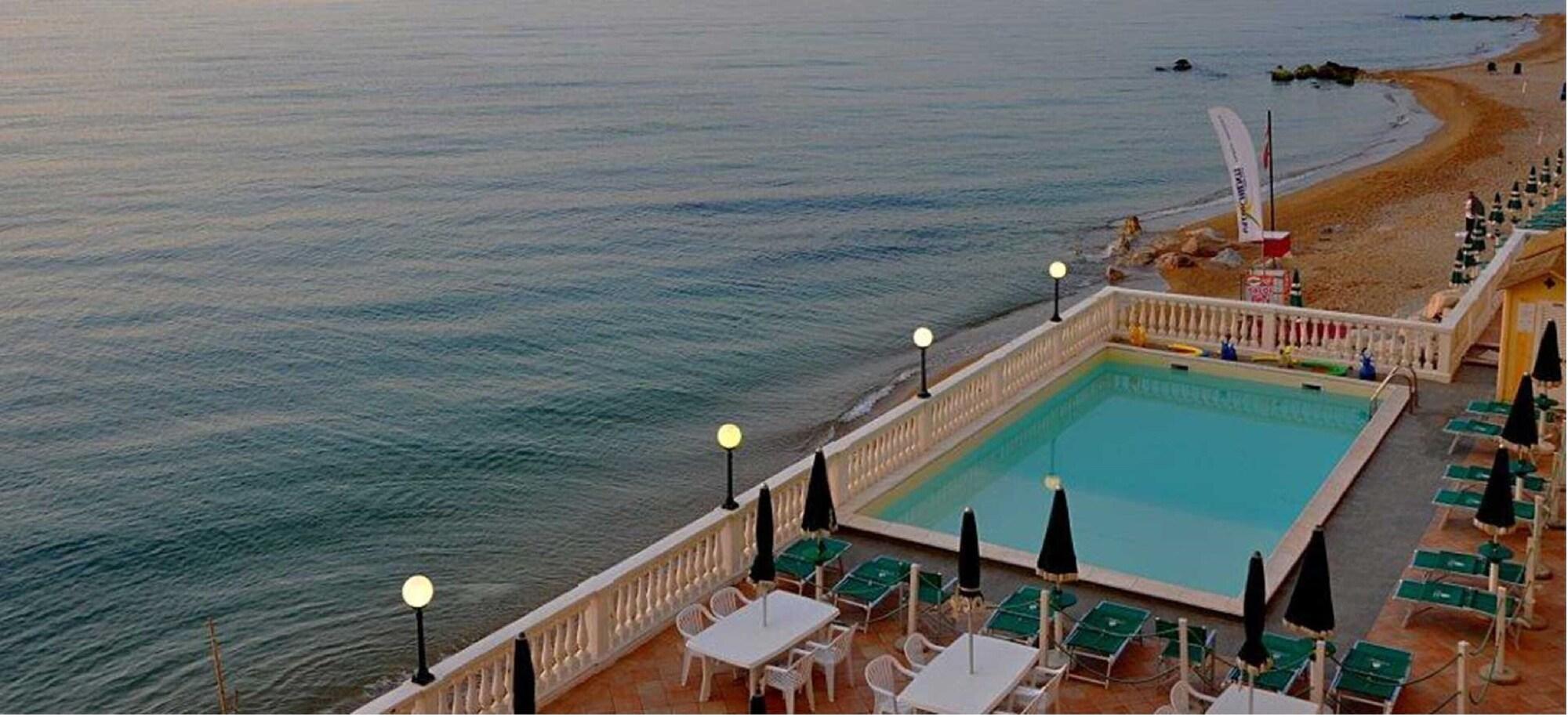 Brigantino Non Dista Hotel