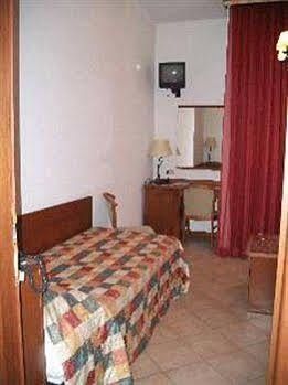 波尔图雷卡纳蒂布里甘蒂诺酒店（Il Brigantino Hotel Porto Recanati）